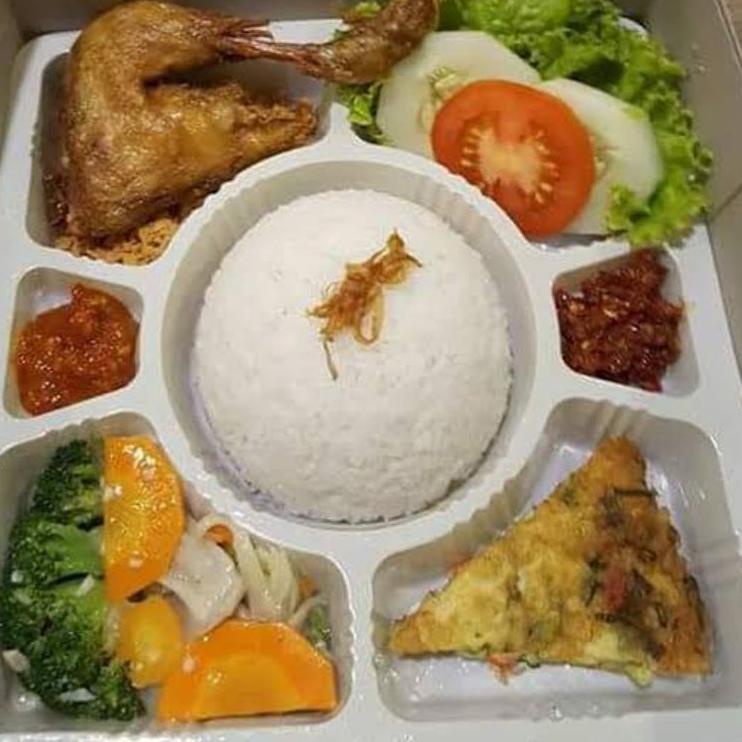 

Bagus!!!!!! Nasi Box Paket Mewah Halal Higienis Murah dan Terjangkau