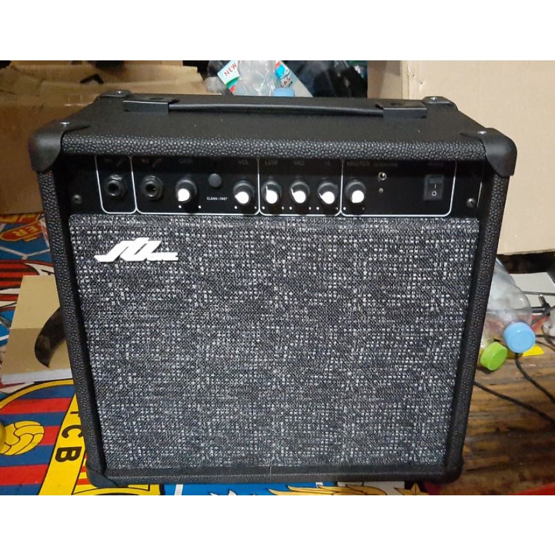 Amplifier 8inc sudah distorsi