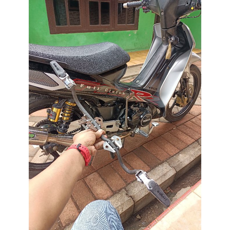 Besi FOOTSTEP BESI DEPAN YAMAHA FIZR SET KARET DUCATI/POOTSTEP DUCATI PNP YAMAHA FIZR/POWER POOTSTEP