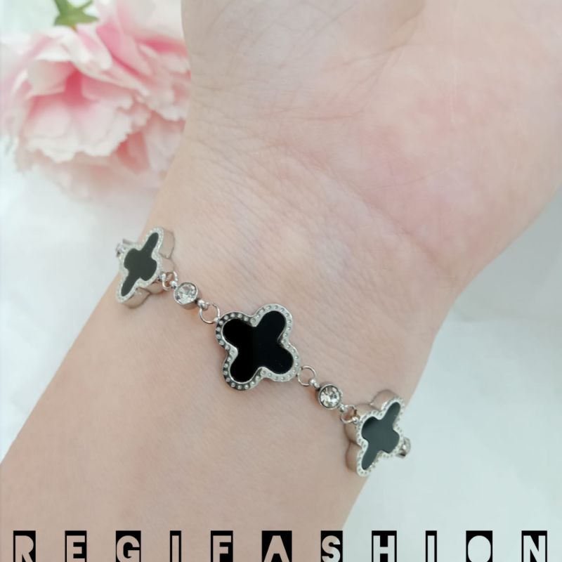 GELANG WANITA TITANIUM GELANG SERUT WANITA CLOVER HITAM GELANG WANITA TERBARU ANTI KARAT TIDAK LUNTUR