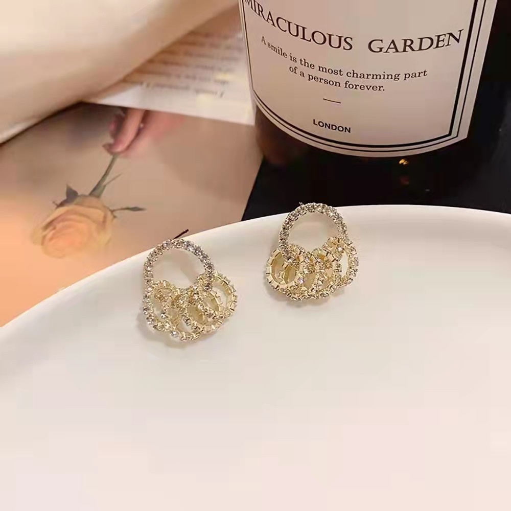 Korea Korea Indah Berlian Anting High-End Cahaya Mewah Sederhana Temperamen Influencer Fashion All-Match Anting Earrings