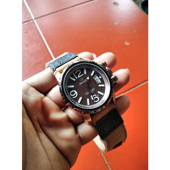 Jam Tangan DEVOND