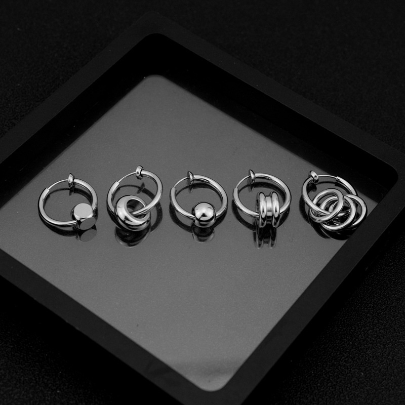 Gaya Sederhana Netral ins Baja Titanium Anting Pria Wanita Pasangan Anting Kecil Anti Karat Tiga Cincin Tunggal Tanpa Tindik Klip Telinga