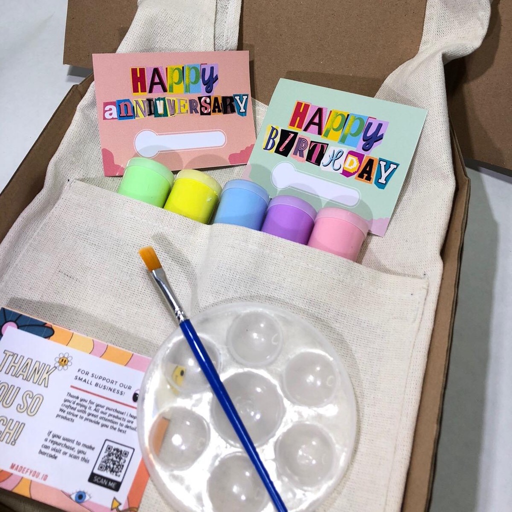 

RK Madefyou.id - Hampers Lukis Totebag Canvas Saku 35x39 cm DIY Melukis Hadiah Kado Ulang Tahun