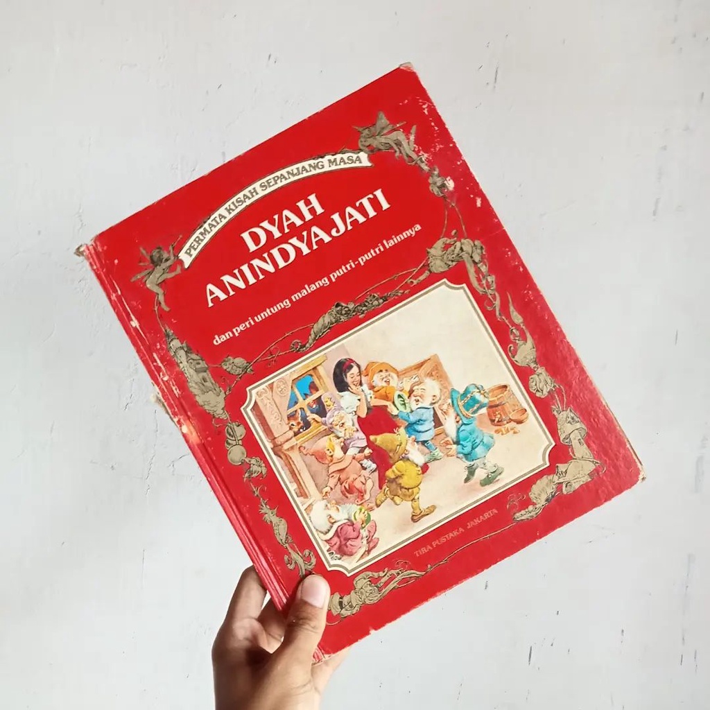 Dyah Anindyajati dan peri untung malang putri-putri lainnya