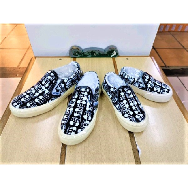 VANS Sepatu Anak Slip On Mickey Kotak