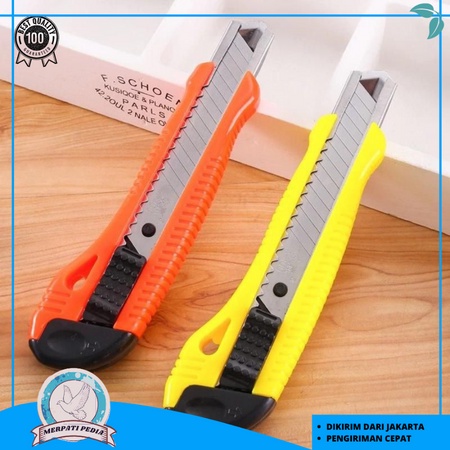 

Pisau Cutter Besar Kecil Sangat Amat Tajam Dan Pegangan Enak Pisau Pemotong MS