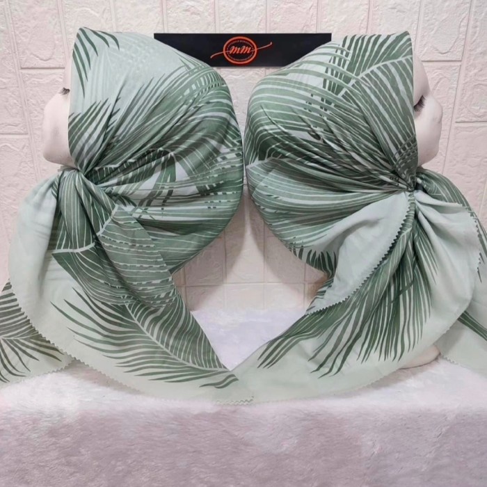 JM HIJAB SEGI EMPAT VOAL MOTIF DAUN HIJAU MUDA