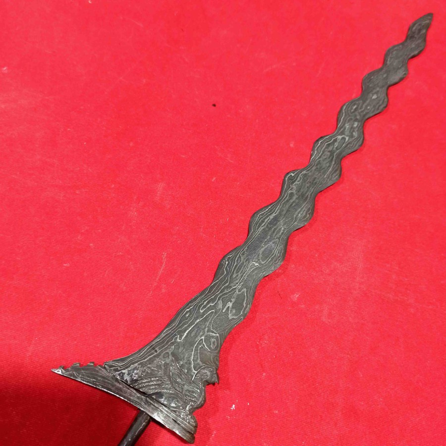 Keris Antik Kalawijan Luk 17 Dhapur Jatayu Tangguh Kamardikan