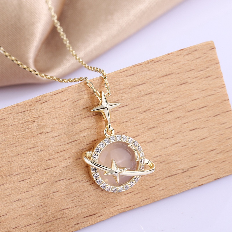 Kalung Desain Planet Bahan Zirkon | Kalung Rantai Clavicle Dengan Liontin Bintang Chalcedony Untuk Wanita | Kalung Collar Untuk Wanita | Sendok Garpu Bahan Stainless Steel | Emas 18k