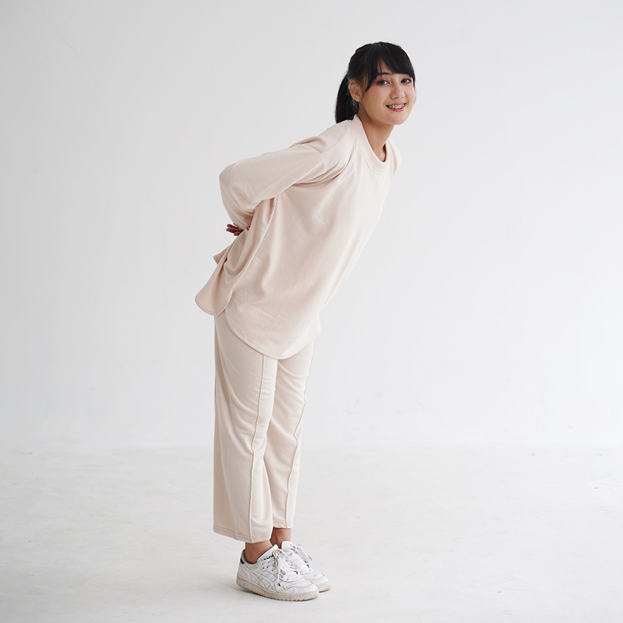 HOODIE GOODIE Lifestyle Oversized Sweater Almond