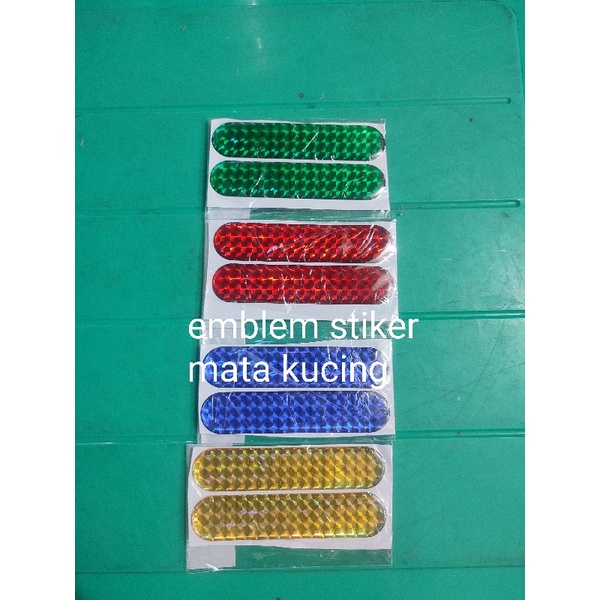 emblem mata kucing vespa emblem stiker vespa mata kucing