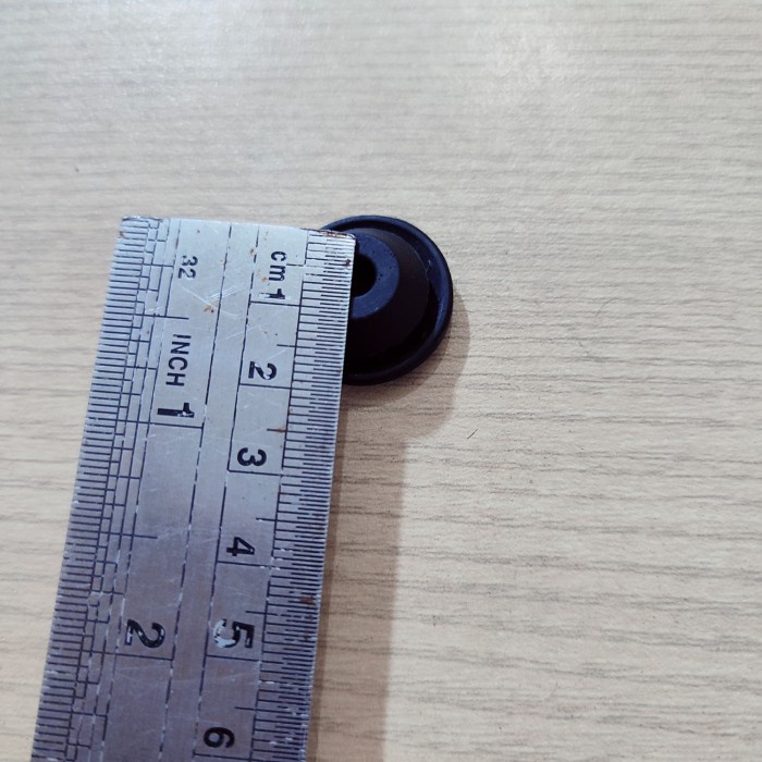 KARET LUBANG PENUTUP LANTAI MOBIL MODEL KECIL DIMETER 10X22X9