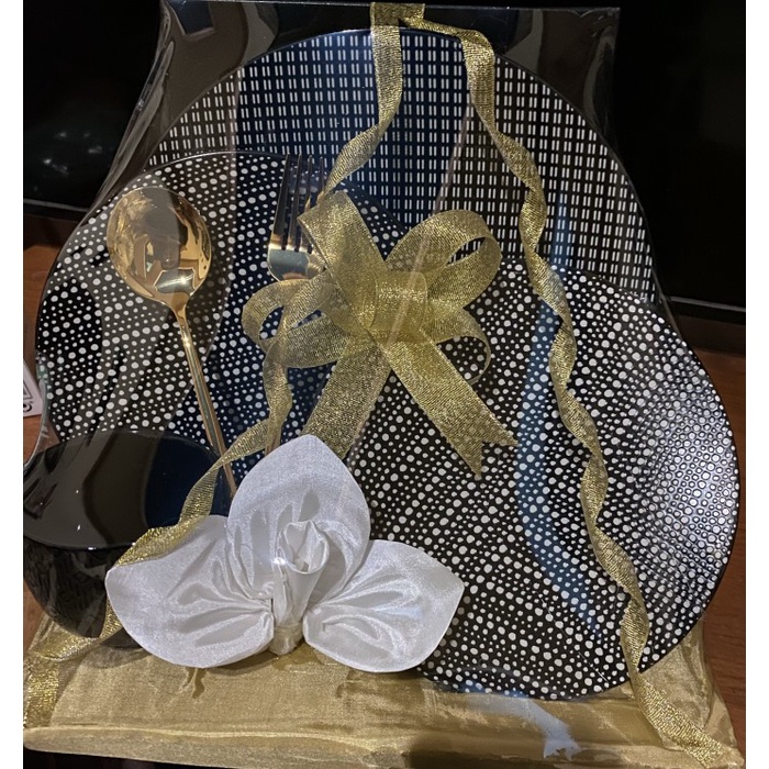 

HAMPERS PARSEL LEBARAN NATAL TAHUN BARU IMLEK KERAMIK - Ganache