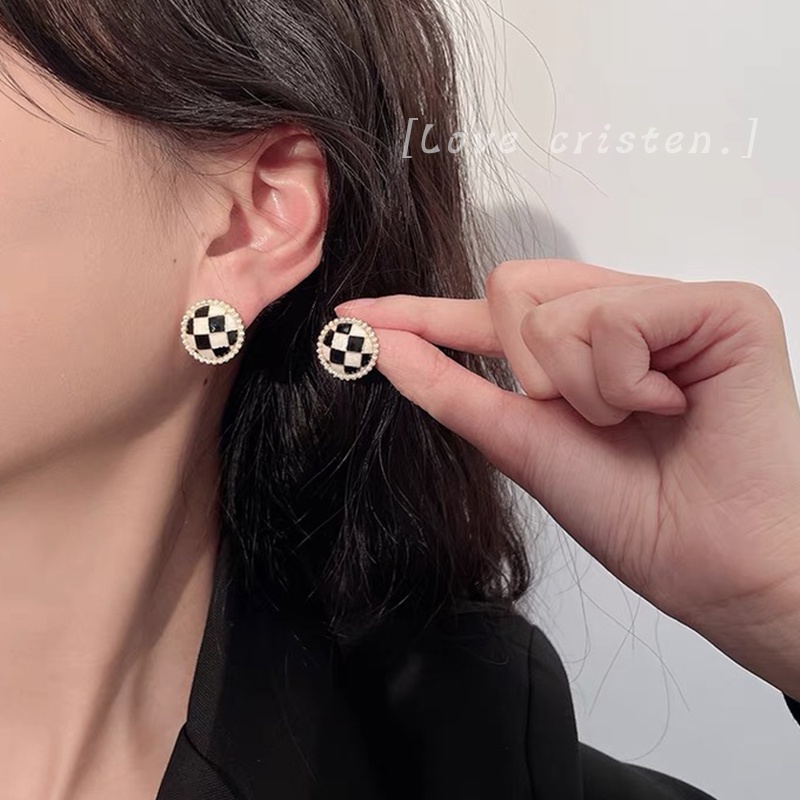 Versi Korea Dari Kotak-Kotak Hitam Dan Putih Anting Berbentuk Hati Retro Anting Bulat2023Aksesoris Fashion Wanita Baru