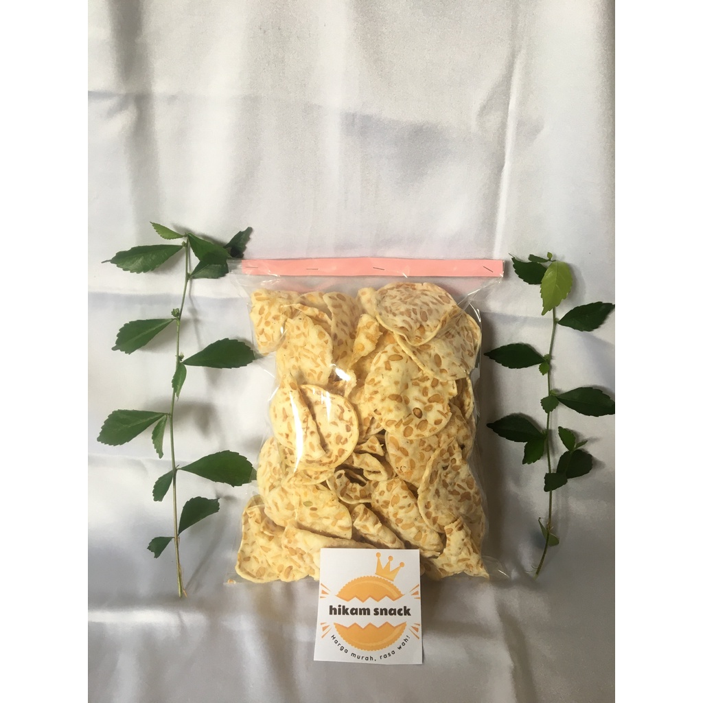 

Keripik Tempe Sagu - Crispy, Gurih, Renyah, Sehat - Cemilan, Snack, Makanan - 250 g