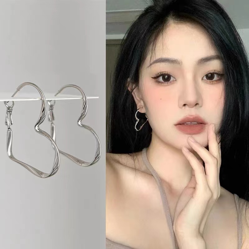 Lingkaran Cinta Anting Perempuan2023 Baru Trendi Temperamen Tinggi -Tingkat Rasa Cahaya Mewah Anting Cincin Telinga