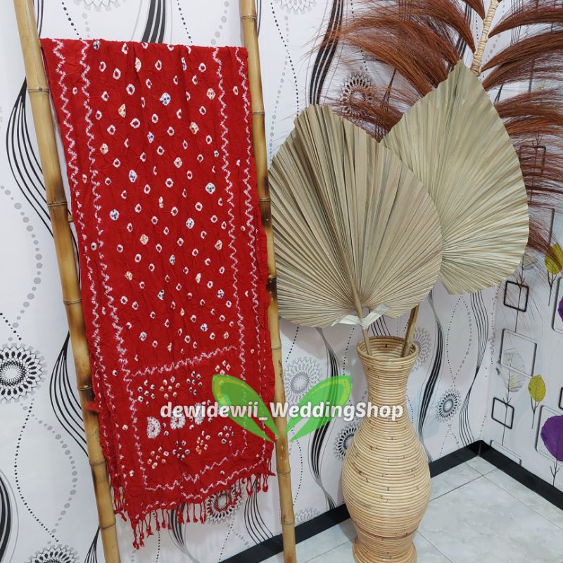[1set] Kebaya + Jarik Instan + Selendang Jumputan  || Model Padma - Motif Semen Romo