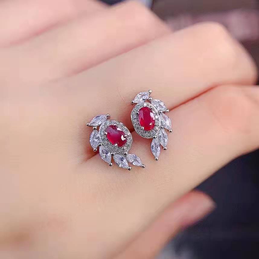 Goldkingdom Aksesoris Perhiasan Fashion Ready Stock Impor Berlian Karbon Tinggi Flash Simulasi Mozambik Ruby Fashion Sayap Malaikat Sederhana Perempuan