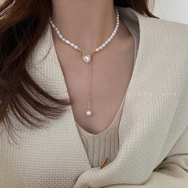 Mutiara Cinta Berlian Kalung Peach Hati Liontin Perempuan Trendi Desain Niche Retro Rantai Tulang Selangka All-Match Kalung