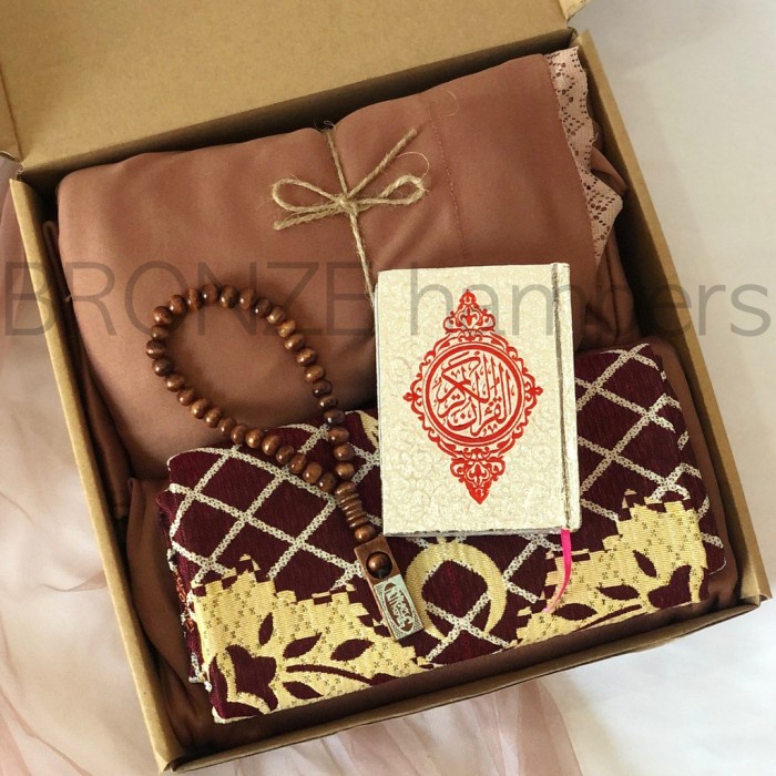 

YVS32 - Hampers Kado Alat Sholat Wanita Lebaran Wisuda