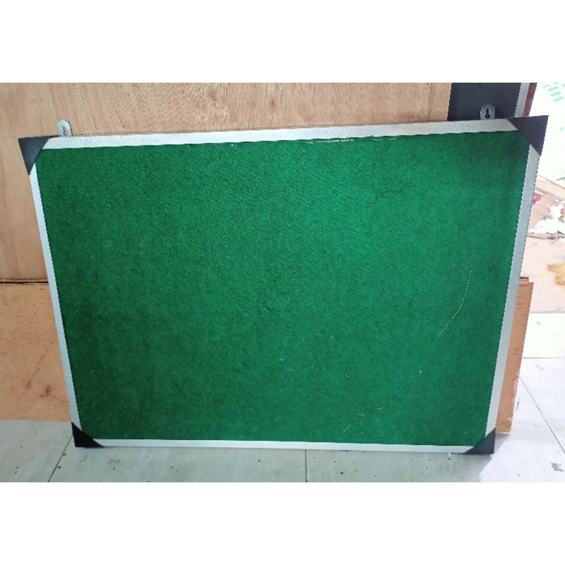 

papan tempel 80x60 / Mading / pengumuman bahan karpet / soft board / softboard / pin board / Mading gantung