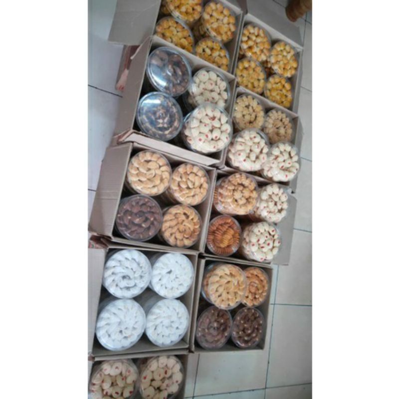 

ANEKA MACAM KUE KERING NASTAR DLL KEMASAN 500GR