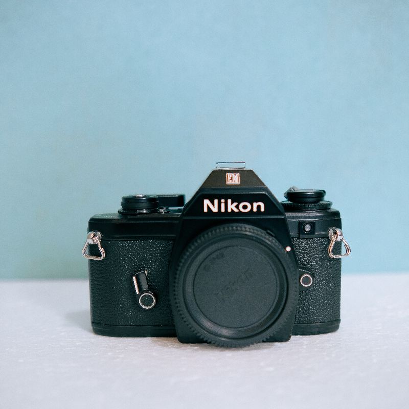 Nikon EM Kamera Analog keluaran 1979 - Kamera Vintage BODY ONLY