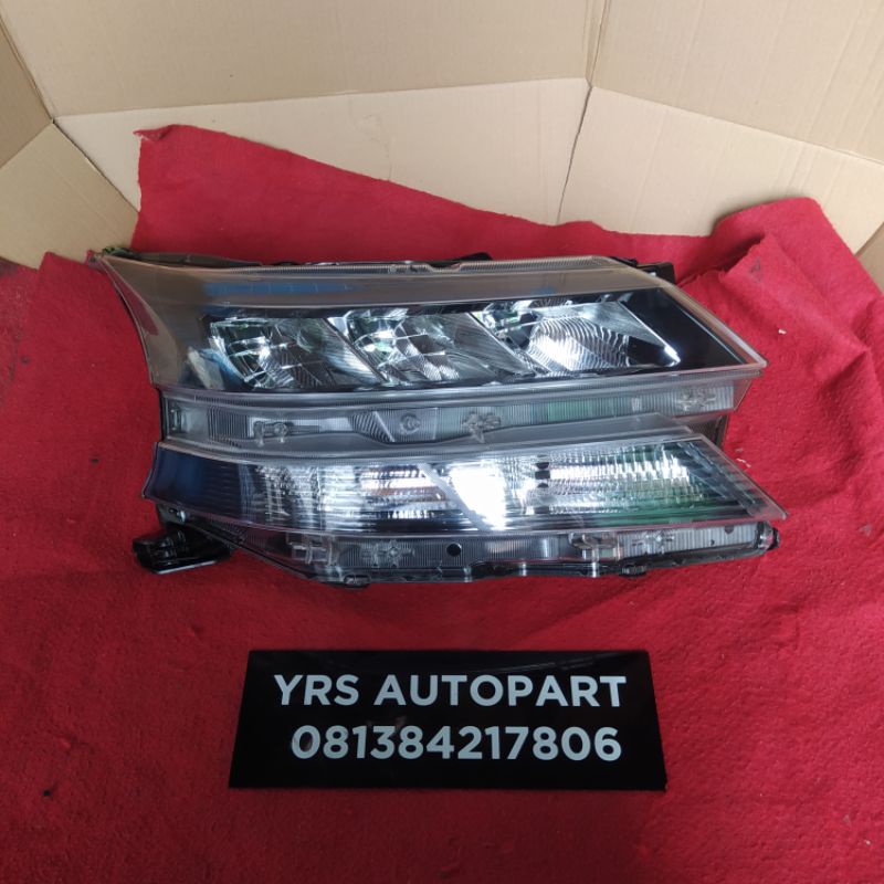 Headlamp lampu depan avanza 2019 original
