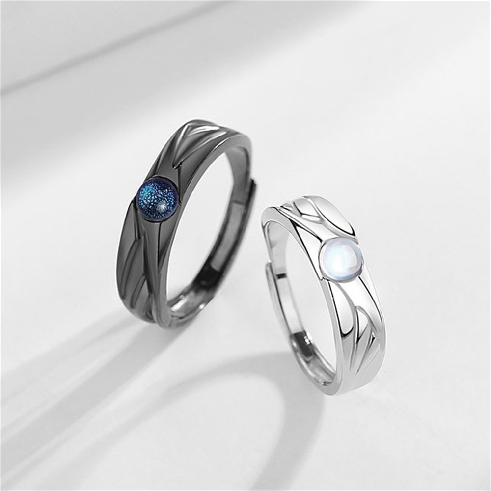 2pcs Cincin Pasangan Hitam Putih Moonlight Stone Opening Adjustable Angel and Devil Metal Ring