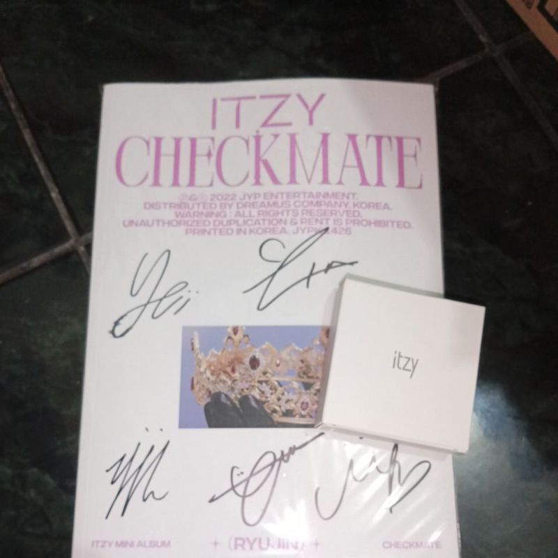itzy album signed booked