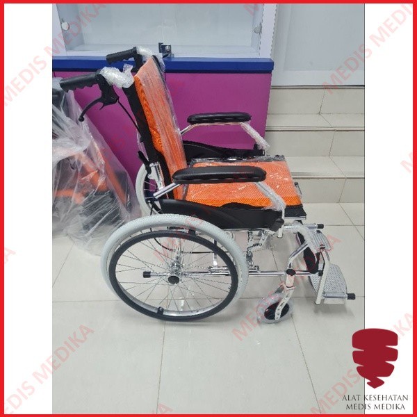 GOJEK ONLY Kursi Roda Traveling Onemed Sakura Ban Besar Haji Umroh Lipat Travel Wheel Chair Travelling