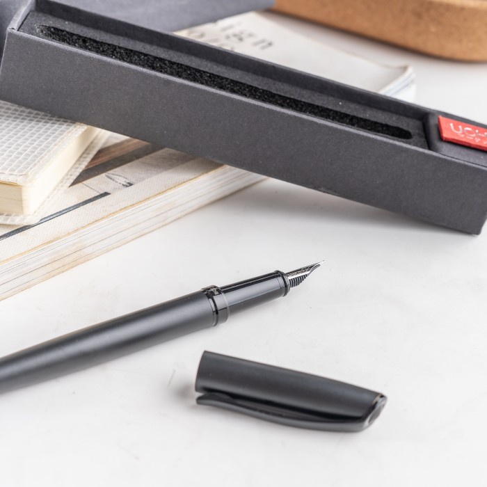 

Terlaris Uchii Exclusive Fountain Signature Pen Pulpen / Pena Tinta Isi Ulang