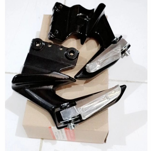 Dudukan Plat Footstep Belakang Suzuki Hayate