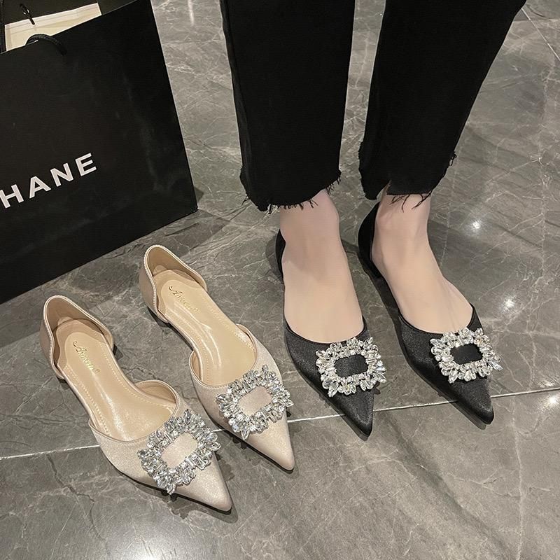 Sepatu Wanita Import Flat dengan Acc Kristal 5114