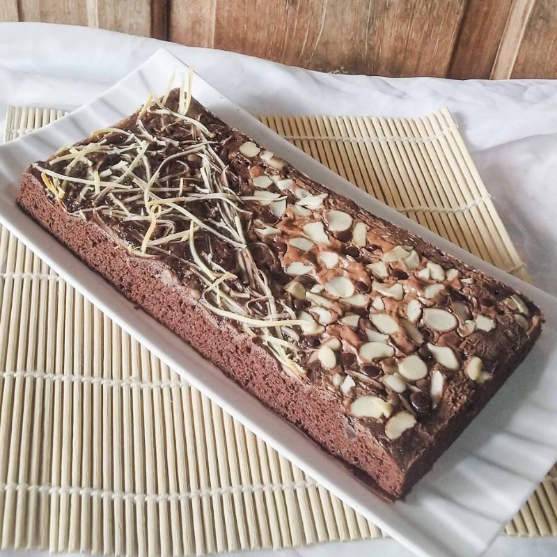 

Brownies panggang/fudgy brownies mini 20x10cm
