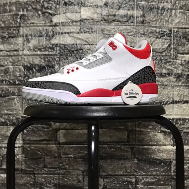 NIKE AIR JORDAN 3 RETRO FIRE RED