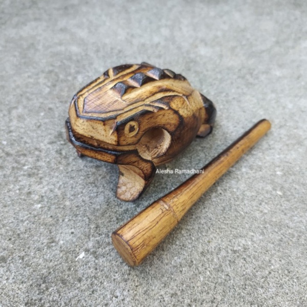 

Jual Sound Frog Alat Musik Suara Kodok Size Medium Alat Musik Perkusi Diskon