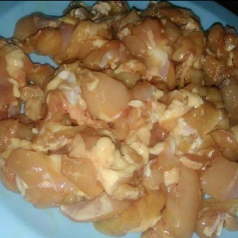 

Trimming Daging Ayam Reject