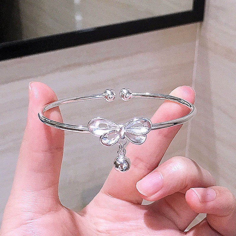 Gelang Desain Lonceng Pita Warna Silver Gaya Korea Untuk Wanita