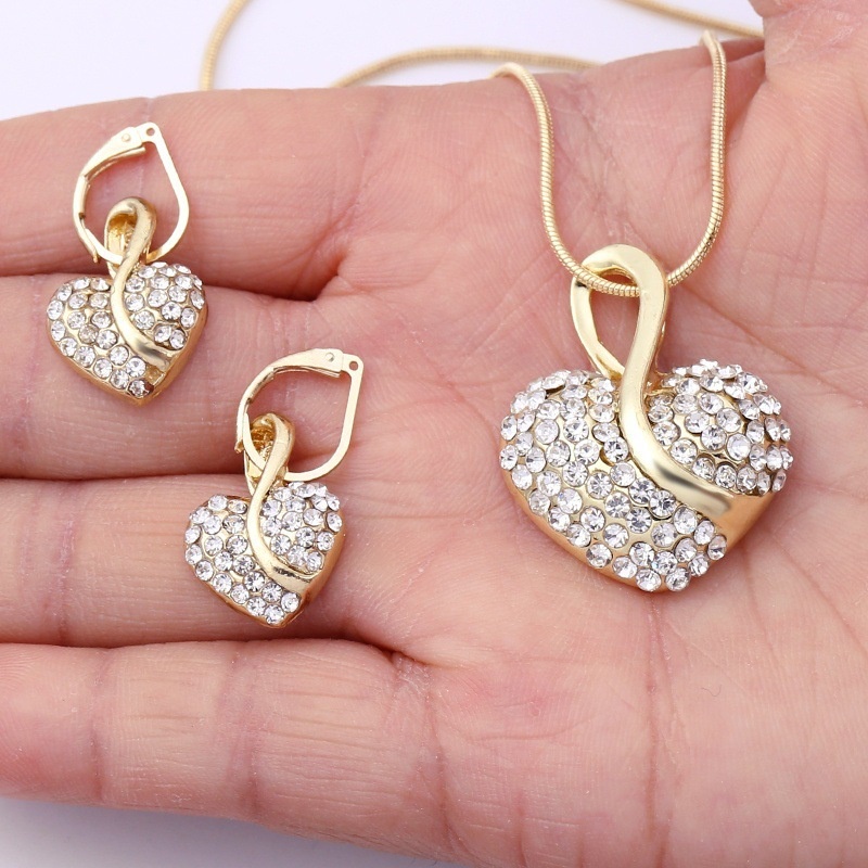 Set Anting Dan Kalung Liontin Berlian Bentuk Hati Untuk Aksesoris Perempuan