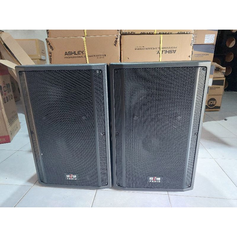 SPEAKER AKTIV 15 INCH AUDIO BOB BYM 15AU 300 WATT 1 SET ISI 2