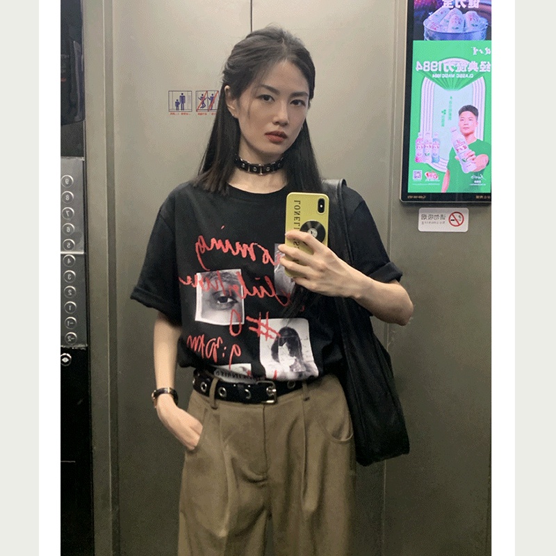 Kaos Atasan Wanita Couple Oversize Lengan Pendek Letter Graphic Print T-shirt Kekinian Korean Style Kaos Baju Wanita Hitam