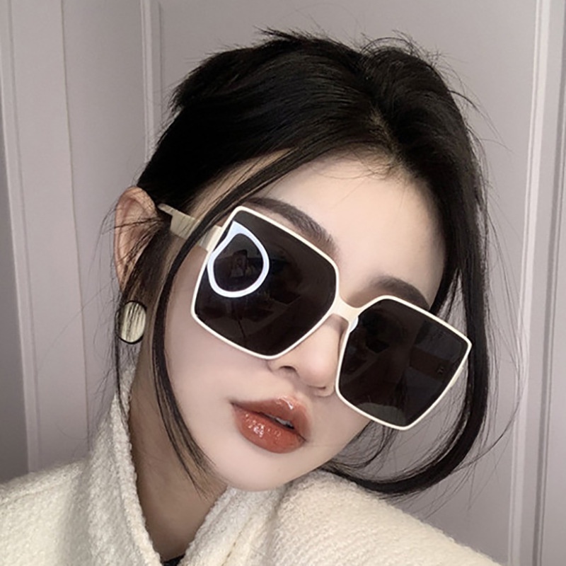 Korean vintage ins Bingkai Besar square fashionable sunglasses