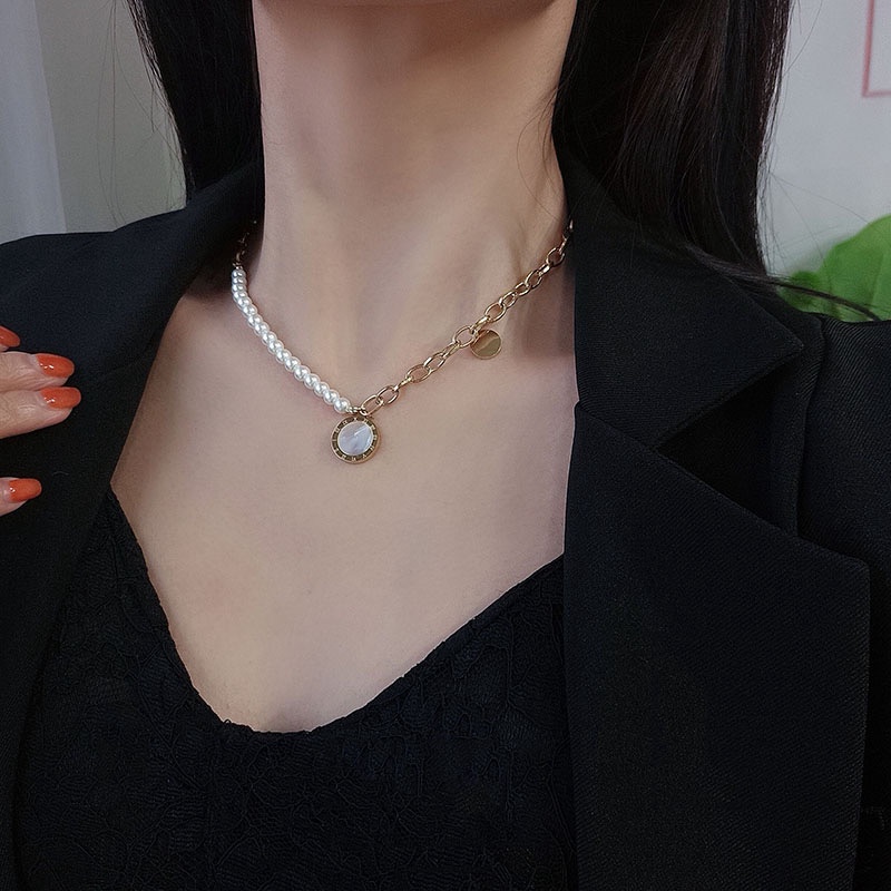 Kalung Rantai Dengan Liontin Clover Bulat / Angka Romawi Untuk Wanita