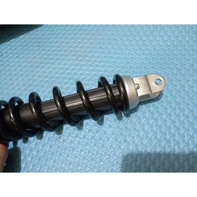 SHOCKBREAKER BELAKANG VARIO 125/150 LED 2016 2019 ORI