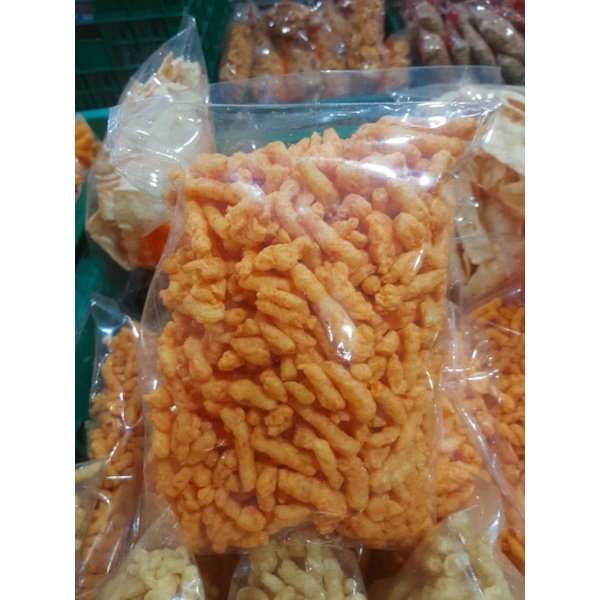 

TWIS TWIST JAGUNG 250 GR/TWIST CRON JAGUNG PANGGANG/CHETOS JAGUNG PANGGANG.