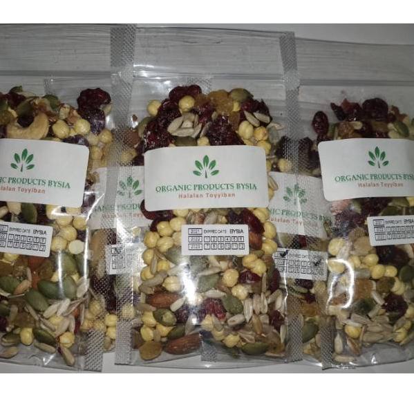 

U92 Roasted Trail Mix and Dried Fruit(Natural Trailmix Nuts & Dried Fruits) NEW ARRIVAL .,.,