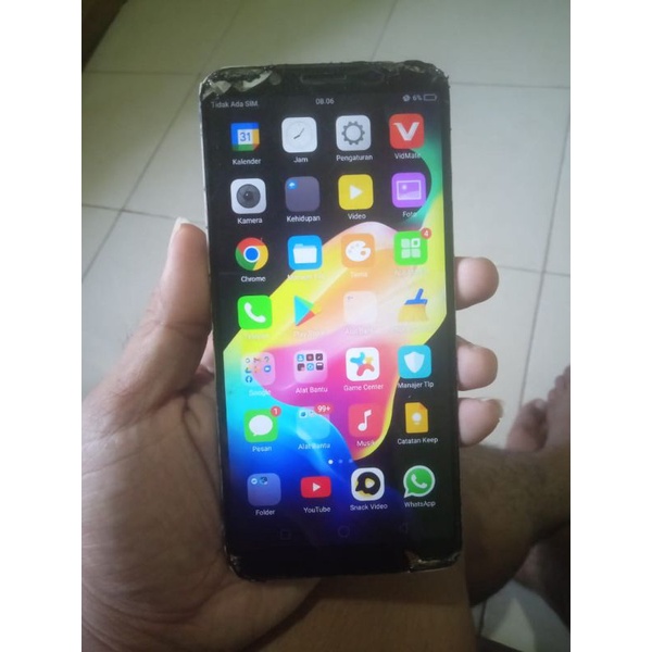 Oppo F5 Minus retak