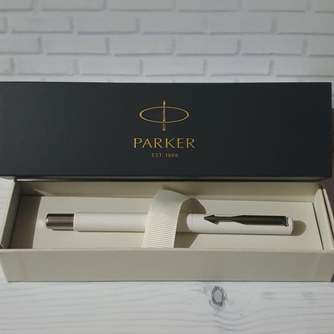 

Pulpen Parker Vektor Standar White Fountain Pen (Body Pen Plastik)